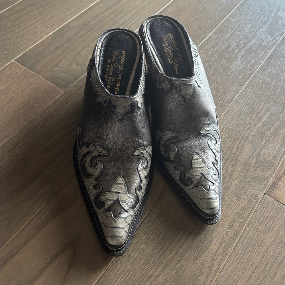 Donald Pliner couture snakeskin mules - Picture 2 of 6
